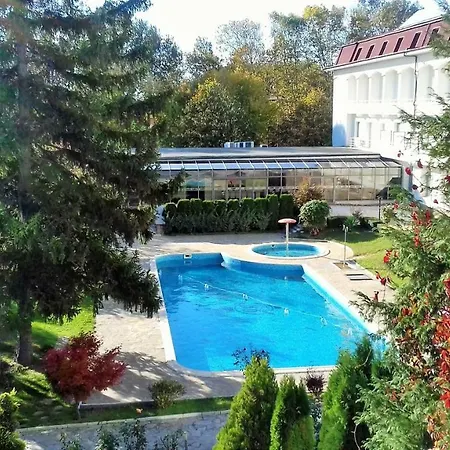 Uzhen Plazh 1